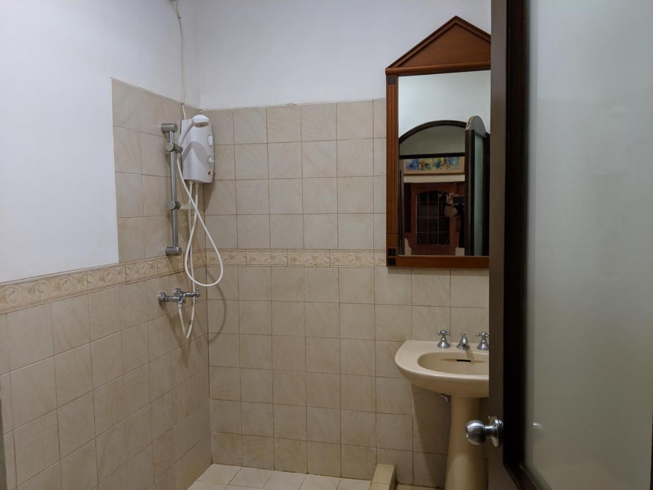 ジャカルタ マイ ホーム バイ フラット06 Bed & Breakfast エクステリア 写真